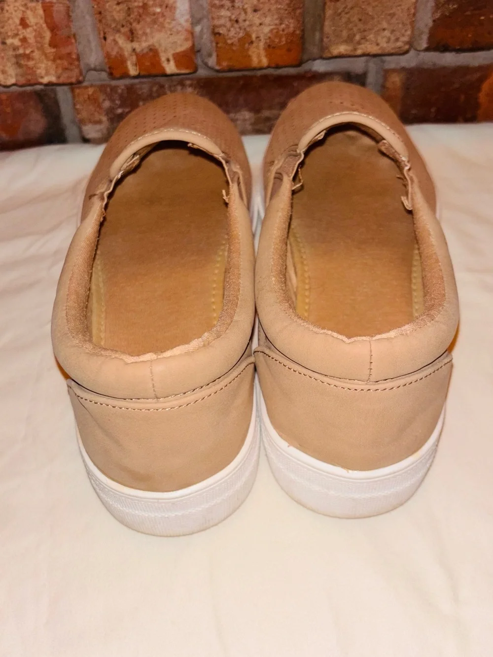 Soda Casual Closed Toe Slip-On Vented Mesh Sneaker Shoes Size 11